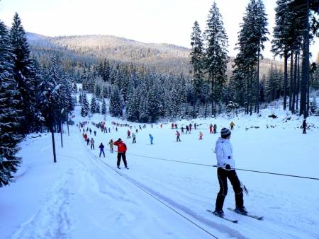 SKI in Romania prin agentia de turism AdventureTravel.