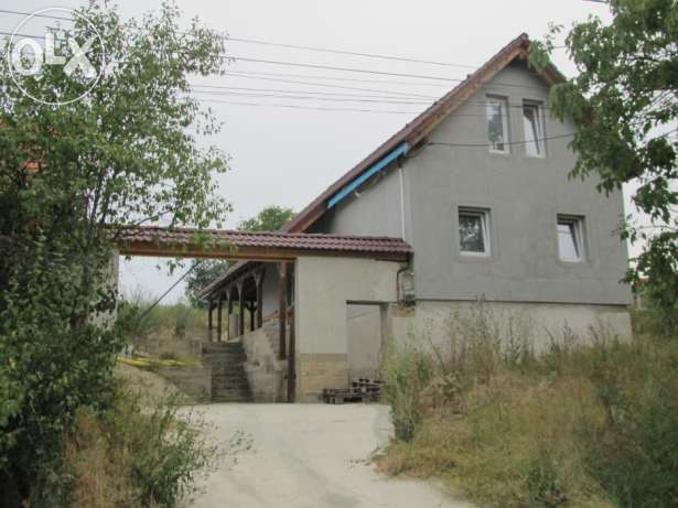 Vand casa in Farliug, cu mansarda, constructie 2012 pret 36.000 euro. 