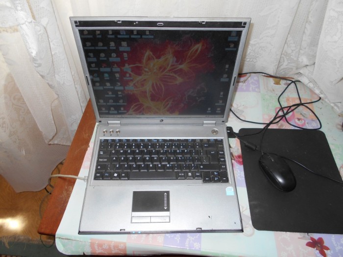 Laptop 299 Lei myria intel celeron 1.73ghz 1gb ram 75gb hdd