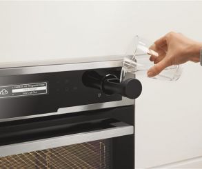 Pregateste bucate gustoase pentru masa de sarbatori, cu ajutorul cuptorului CombiSteam Deluxe de la Electrolux 