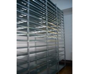 rafturi metalice cu polite