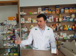 La 28 de ani, are propria linie de produse dermato-cosmetice şi concurează cu brandurile consacrate