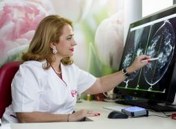 Mamograf digital cu tomosinteza 3D