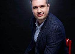 Victor Teioșanu, Director de marketing.