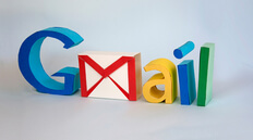 Google, acuzat ca spioneaza utilizatorii de Gmail