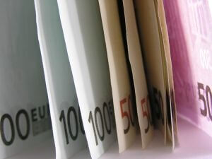 Francezii au votat taxa "legitima" de 75% pe veniturile foarte mari. Cu cat se va umfla bugetul de stat