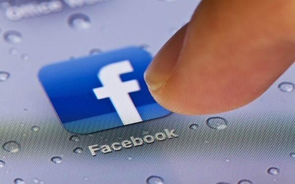 10 sfaturi pentru Facebook. Cum sa te aperi de virusi si "prieteni" nedoriti