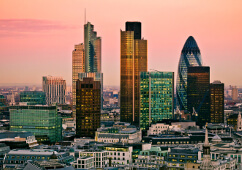10 cartiere din Londra, mai scumpe decat toata piata imobiliara din Scotia