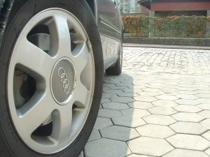 Audi a reusit in ianuarie sa vanda mai mult decat liderul pietei de lux BMW