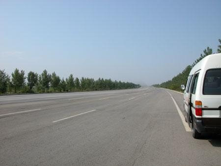 Autostrada Tinerilor Eroi. Cum arata cea mai goala sosea din lume