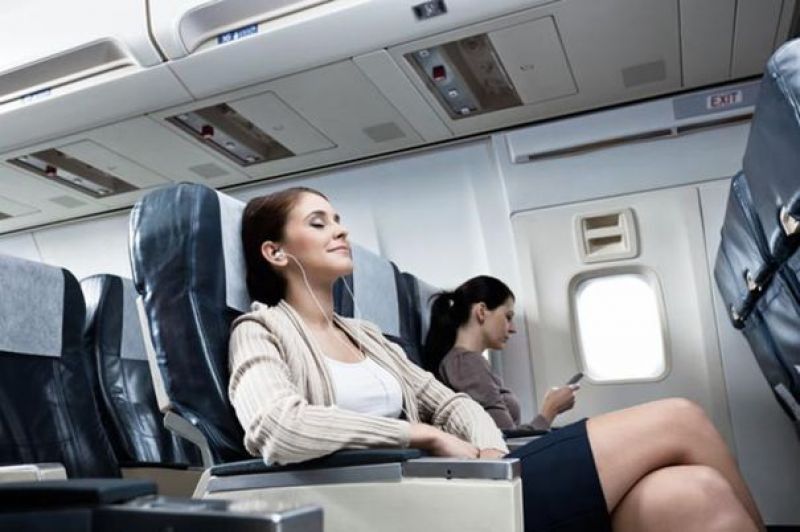 Prima companie aeriană care-ţi spune pe WhatsApp informaţii despre zbor