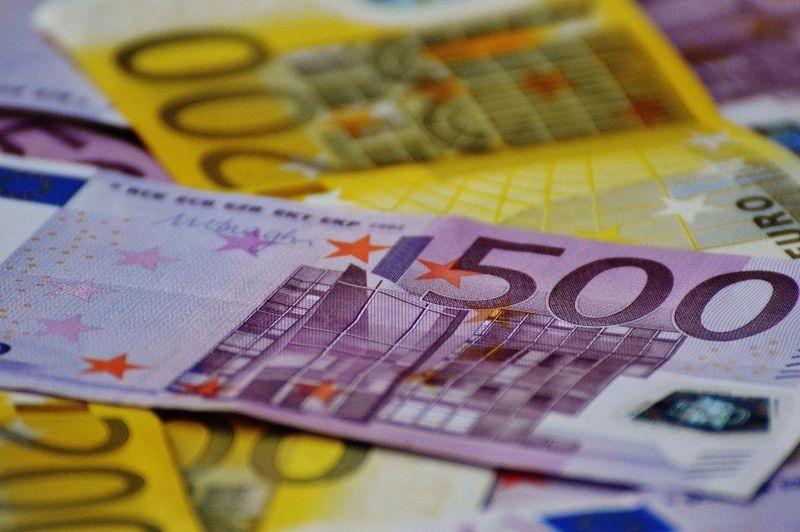 56% dintre romanii emigrati isi doresc sa investeasca in Romania 56% dintre romanii emigrati isi doresc sa investeasca in Romania