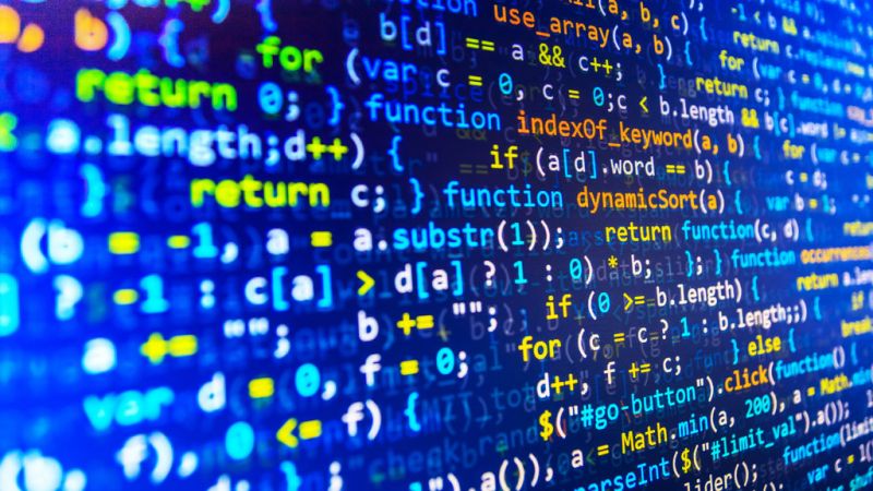 Ecosistemul programatorilor în 2018: ce limbaje preferă, ce mai învață și cât lucrează developerii