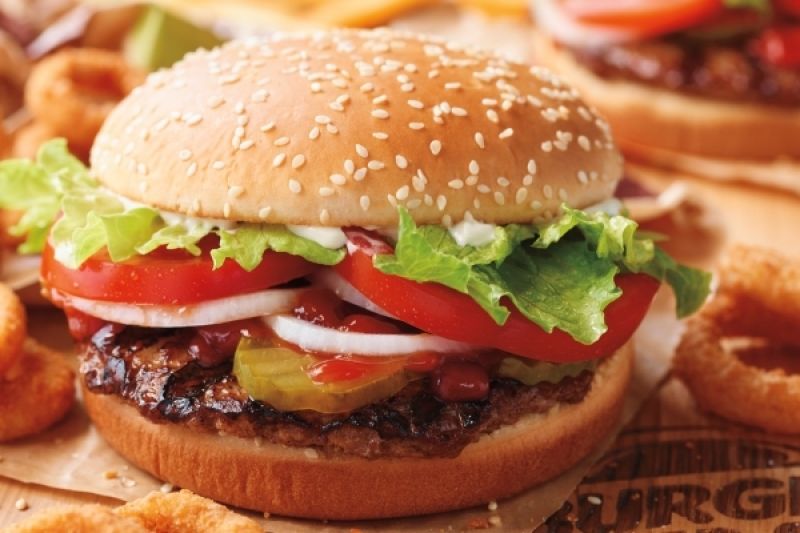 Primul restaurant Burger King operat de AmRest in Romania va fi deschis in Mega Mall Bucuresti