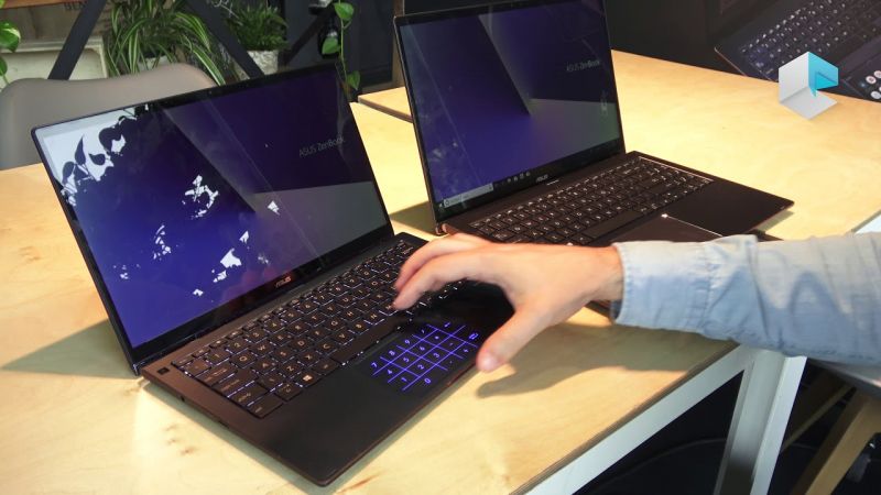 Review Asus ZenBook Flip 13 - Ce poate face noul procesor Intel