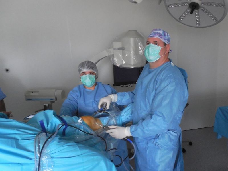 Instabilitatea genunchiului, tratată chirurgical minim invaziv la Ovidius Clinical Hospital