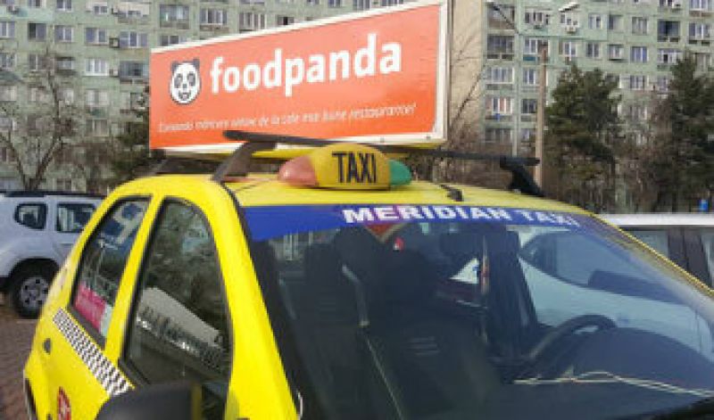 Publicitate pe taxi Bucuresti, campanie Food Panda