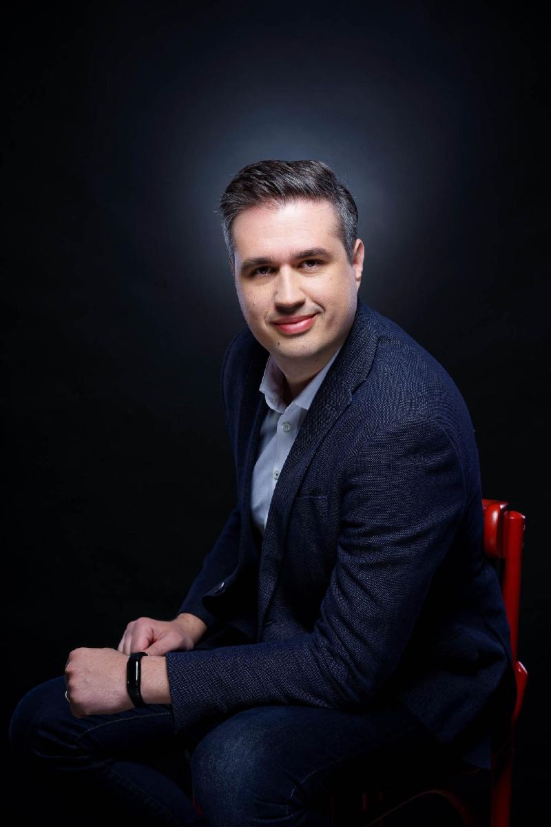 Victor Teioșanu, Director de marketing.