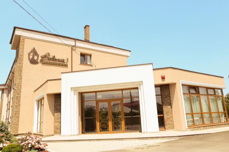 Restaurant à la carte şi cazare în Bacău pentru un city-break reuşit