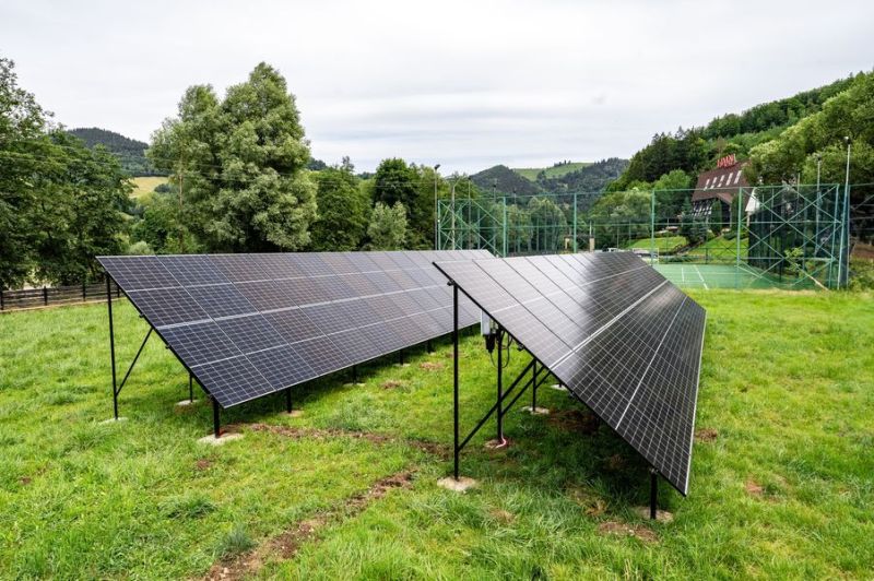 Statul renunţă la compensarea energiei electrice - Panourile fotovoltaice te ajută